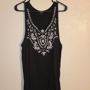 Torrid embroidered tank top
